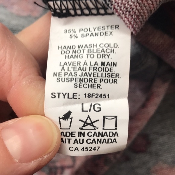 Michael Tyler floral tunic style top Made in Canada 🇨🇦 - Picture 3 of 6